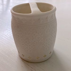 Toothbrush Holder